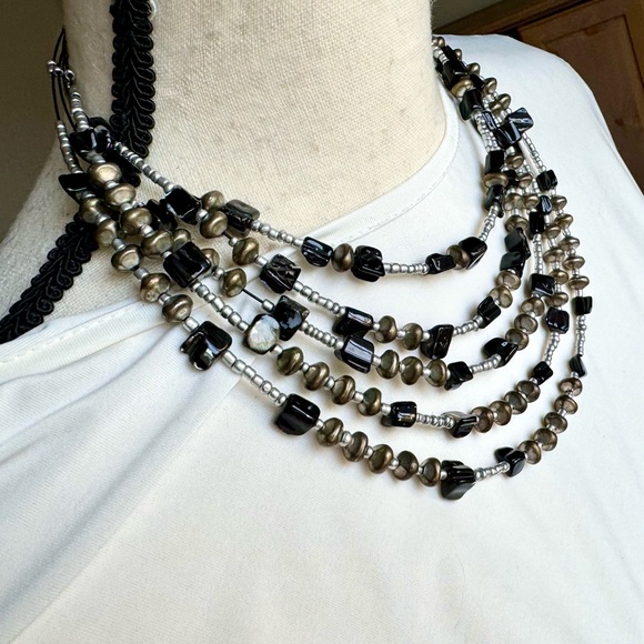 Necklace, 5 strand layered wire, shell bead black, gray, silver jewelry - Picture 4 of 11